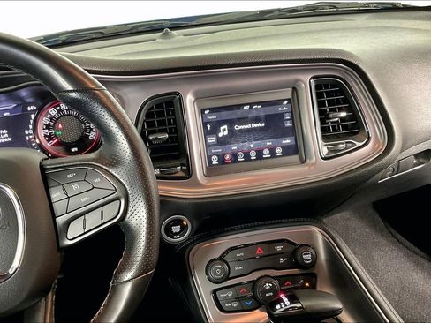 Used 2023 Dodge Challenger SXT w/ Blacktop Package image 9