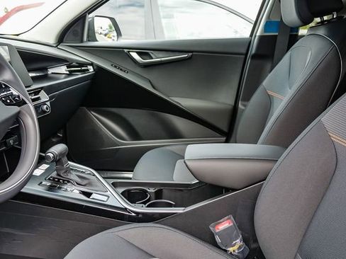 New 2026 Kia Niro LX FWD image 31