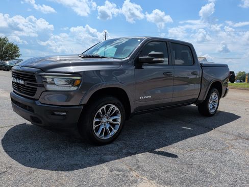 Used 2022 RAM 1500 Laramie AWD/4WD image 6
