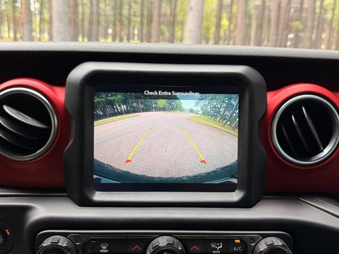 Used 2020 Jeep Wrangler Unlimited Rubicon AWD/4WD image 4