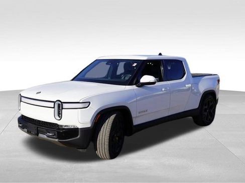 Used 2022 Rivian R1T Adventure image 11
