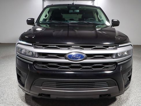Used 2022 Ford Expedition XLT image 4