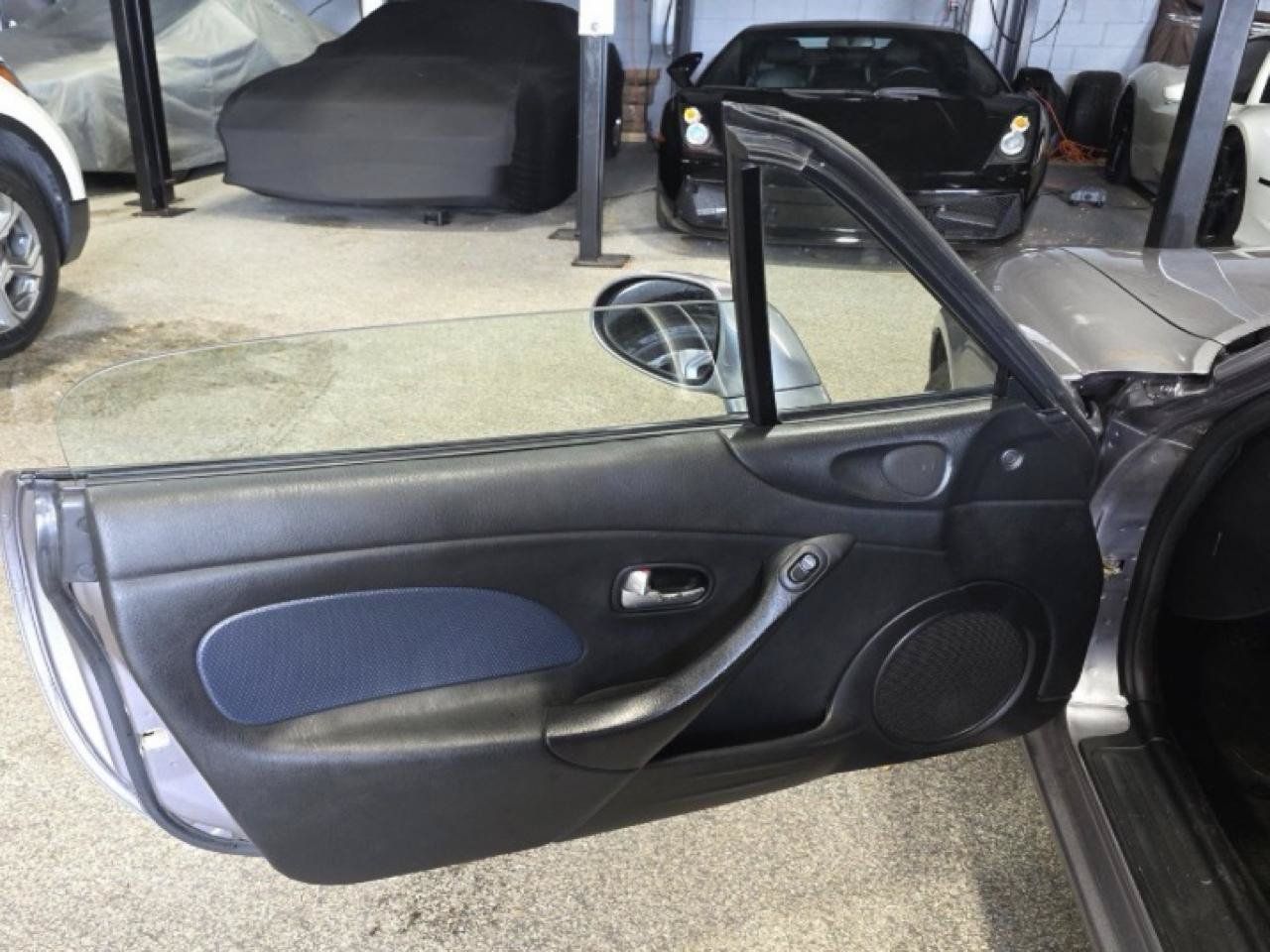 Used 2003 MAZDA MX-5 Miata RWD image 22