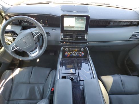 Used 2020 Lincoln Navigator Reserve w/ Luxury Package image 13