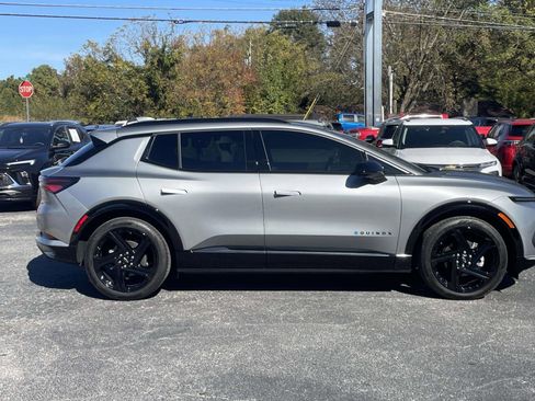 Used 2024 Chevrolet Equinox EV RS image 2
