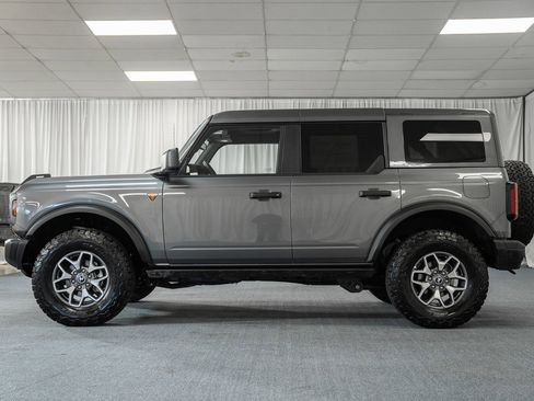 Certified 2025 Ford Bronco Badlands image 5