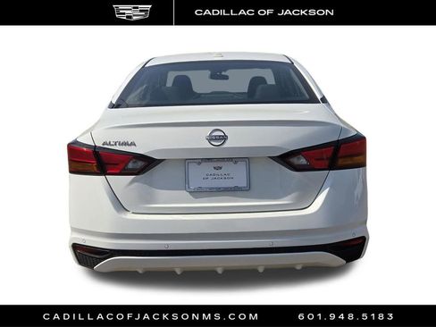 Used 2025 Nissan Altima 2.5 SV FWD image 25