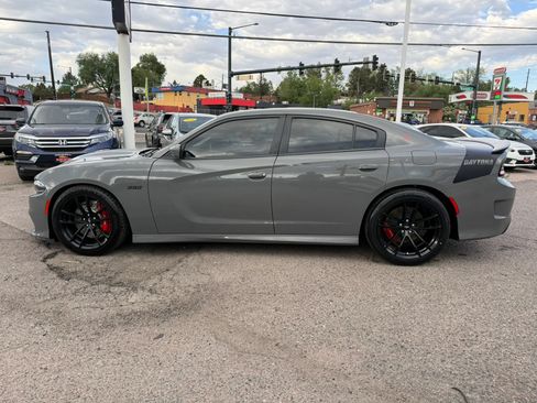 Used 2018 Dodge Charger R/T RWD image 8