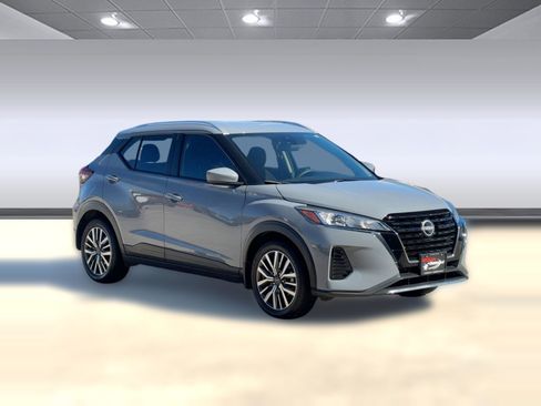 Used 2024 Nissan Kicks SV image 7