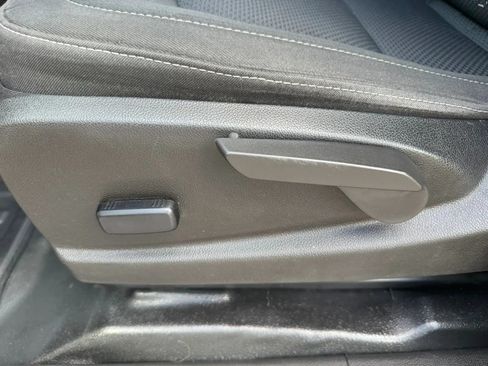 Used 2022 Chevrolet Colorado LT w/ Fleet Safety Package RWD image 15