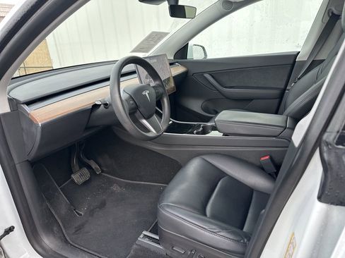 Used 2020 Tesla Model Y Long Range image 7