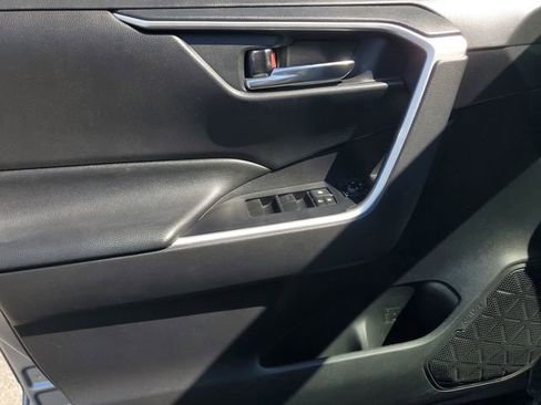 Used 2020 Toyota RAV4 XLE w/ All Weather Liner Package FWD image 20