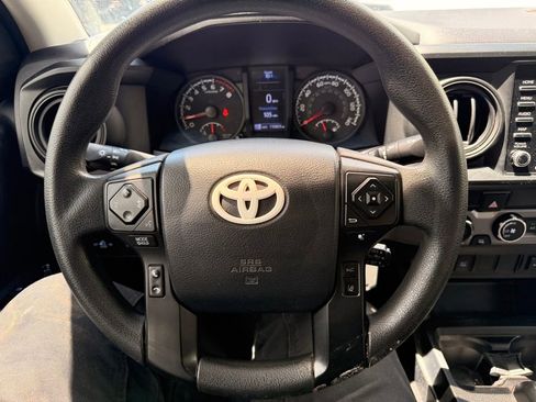 Used 2020 Toyota Tacoma SR AWD/4WD image 15