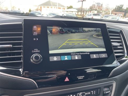 Used 2025 Honda Passport TrailSport image 14