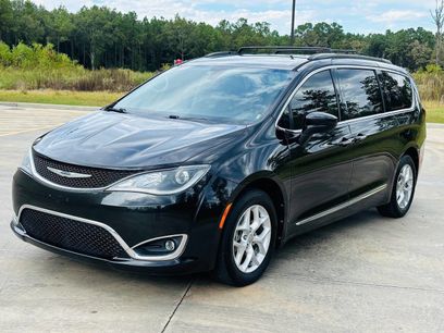Used 2017 Chrysler Pacifica Touring-L w/ Tire & Wheel Group