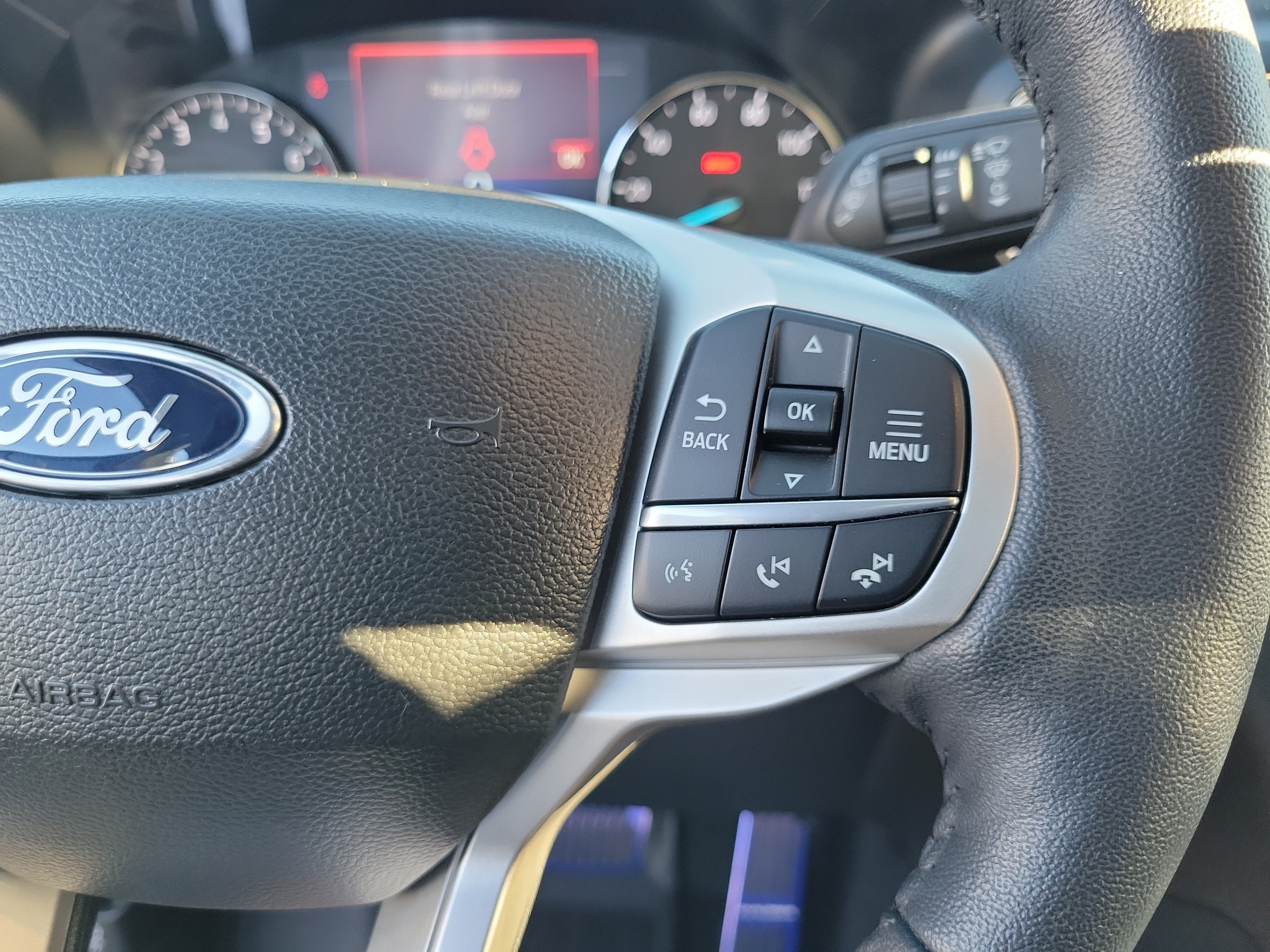Certified 2023 Ford Explorer Limited w/ Hybrid Equipment Group 310A AWD/4WD image 7