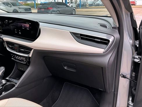 Used 2025 Buick Encore GX Avenir w/ Avenir Technology Package image 19