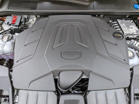 Certified 2026 Porsche Cayenne E-Hybrid Coupe AWD/4WD image 37