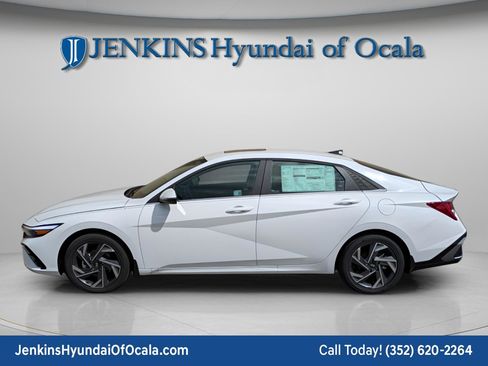 Used 2025 Hyundai Elantra Limited image 6