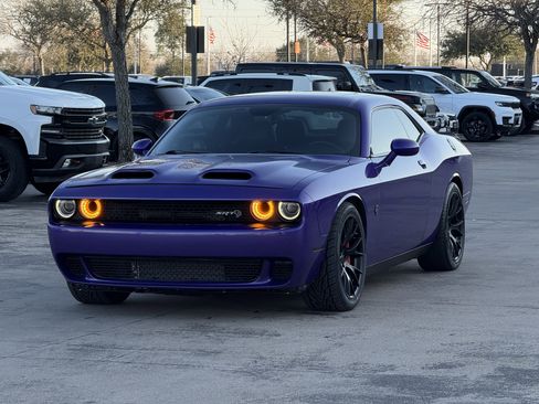 Used 2016 Dodge Challenger SRT Hellcat image 5