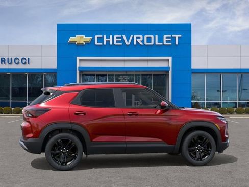 New 2026 Chevrolet TrailBlazer LT w/ Midnight Edition FWD image 5