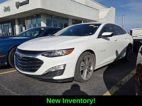 Used 2023 Chevrolet Malibu LT w/ Driver Confidence Package FWD image 3