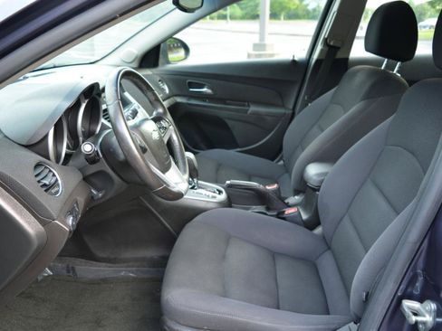 Used 2013 Chevrolet Cruze LT FWD image 10