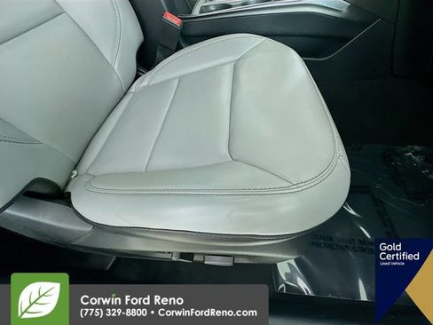 Used 2021 Ford Explorer XLT w/ Equipment Group 202A AWD/4WD image 32