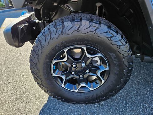 Used 2023 Jeep Wrangler Unlimited Rubicon 4xe w/ Cold Weather Group AWD/4WD image 9