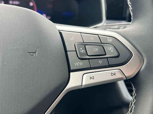 New 2025 Volkswagen Taos SE image 8