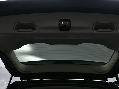 Used 2023 Chrysler Pacifica Touring-L image 13