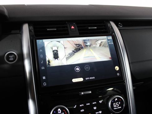 Used 2022 Land Rover Discovery S image 29