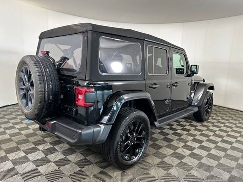 Used 2022 Jeep Wrangler Unlimited Sahara w/ Cold Weather Group image 3