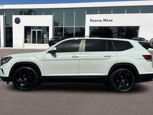 Used 2023 Volkswagen Atlas SE w/ Panoramic Sunroof Package FWD image 7