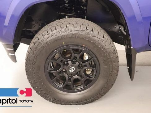 Certified 2022 Toyota Tacoma SR5 w/ Black Out Package (TMS) AWD/4WD image 8