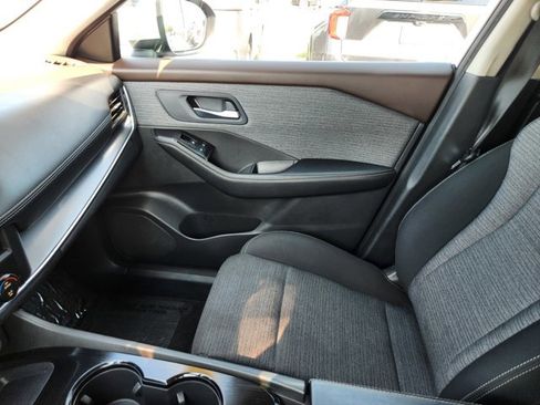 Used 2023 Nissan Rogue SV image 14