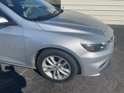 Used 2018 Chevrolet Malibu LT w/ Driver Confidence Package image 3