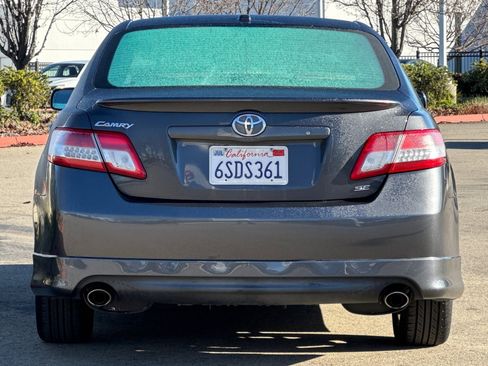 Used 2011 Toyota Camry SE image 5