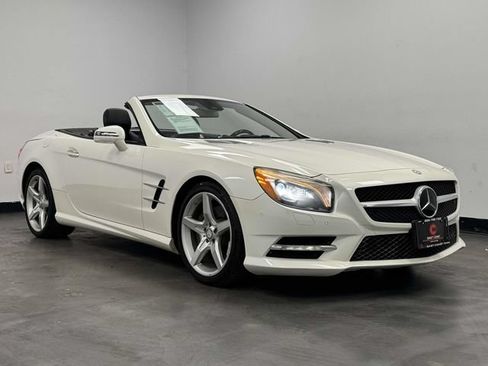 Used 2016 Mercedes-Benz SL 550 w/ Driver Assistance Package image 29