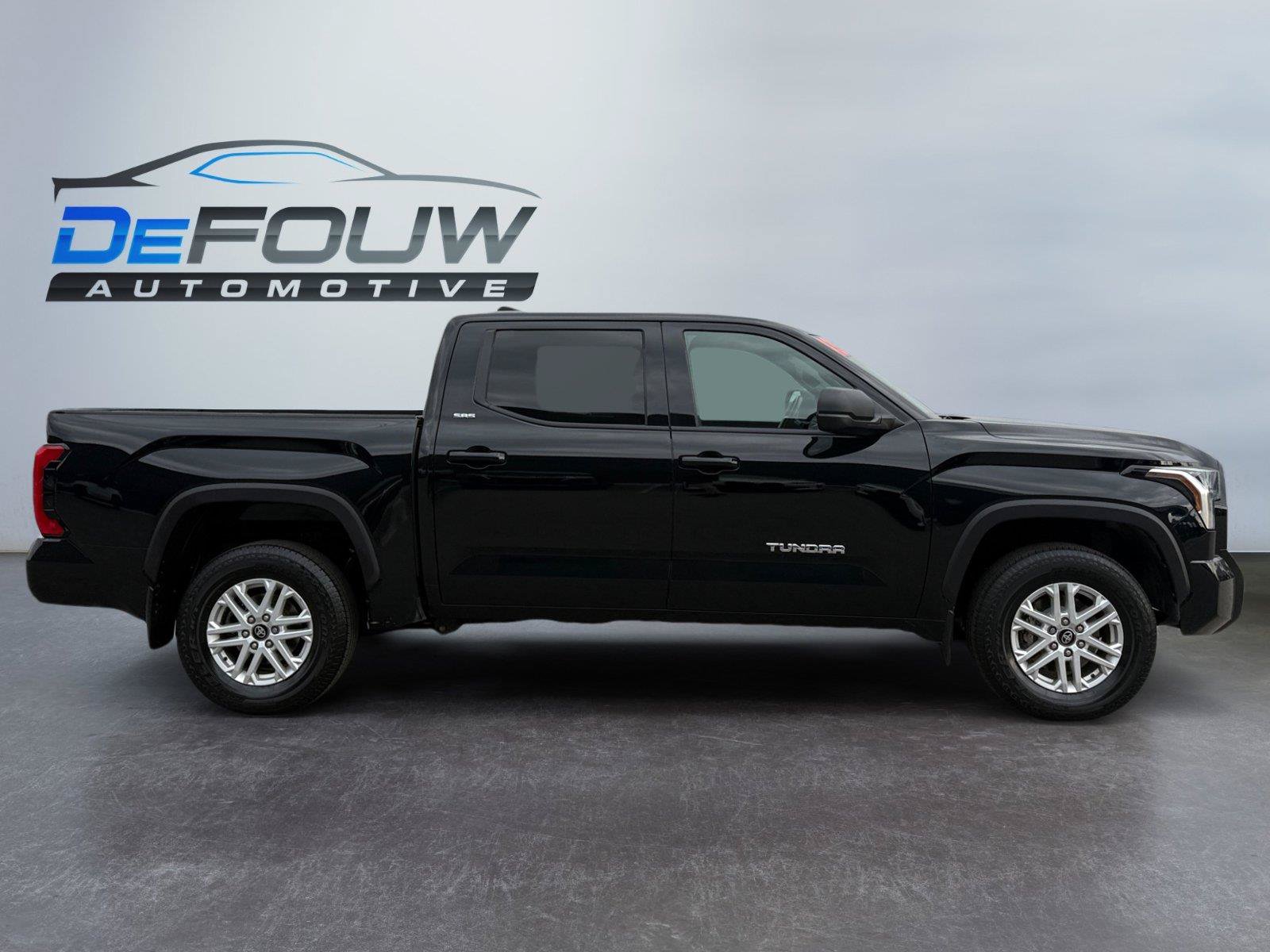 Used 2025 Toyota Tundra SR5 AWD/4WD image 2