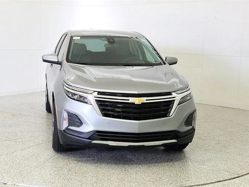 Used 2023 Chevrolet Equinox LT FWD image 2