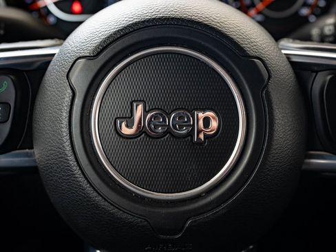 Used 2020 Jeep Wrangler Unlimited Sahara image 27