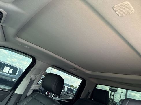 Used 2023 Toyota Tundra Limited AWD/4WD image 19