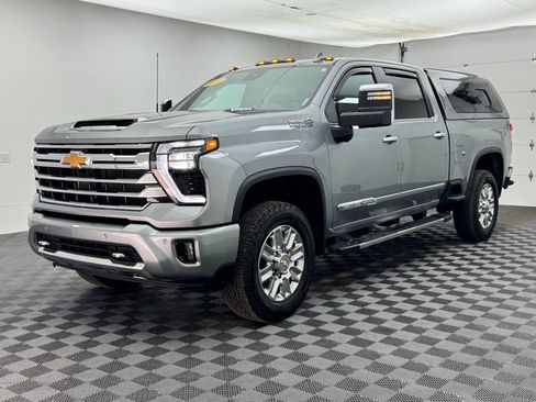 Used 2024 Chevrolet Silverado 2500 High Country w/ Technology Package image 13