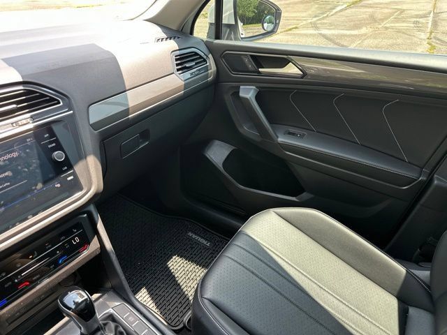 Used 2022 Volkswagen Tiguan SE FWD image 30