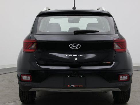 Used 2024 Hyundai Venue SEL FWD image 8