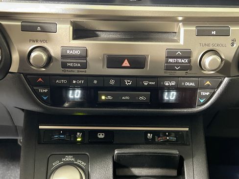 Used 2013 Lexus ES 300h w/ Luxury Pkg FWD image 26