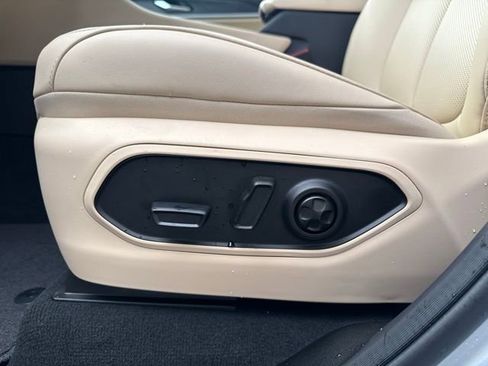 New 2026 Jeep Grand Cherokee L Limited w/ Luxury Tech Group II AWD/4WD image 41