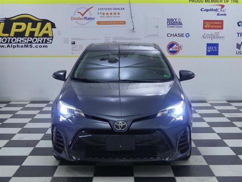 Used 2019 Toyota Corolla SE image 2