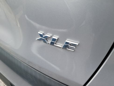 Used 2024 Toyota RAV4 XLE w/ Convenience Package FWD image 10